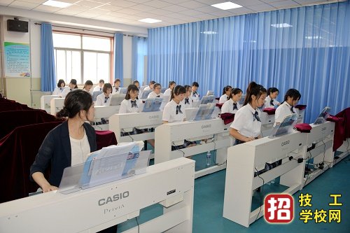 河北商贸学校学前教育专业管分配吗？