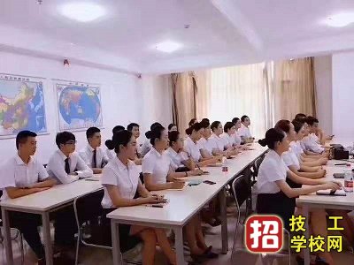 石家庄铁路学校航空服务专业学费多少钱