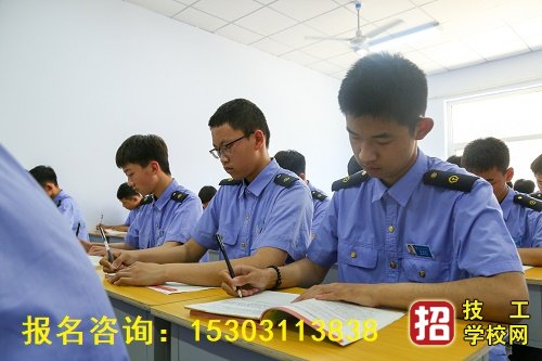 初中学历能上铁路学校吗